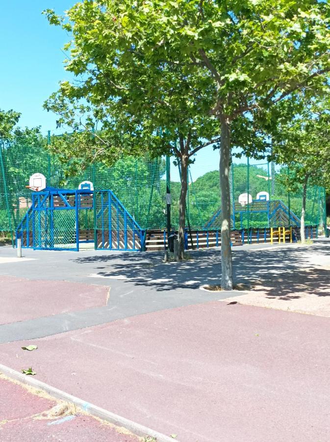 Ferienwohnung Lara 3 - T2 Loggia Piscine 2 Lits Doubles Parking Pres Du Centre-Port Et Ile Loisirs Agde Exterior foto